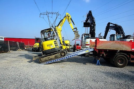 ��� H135/35B